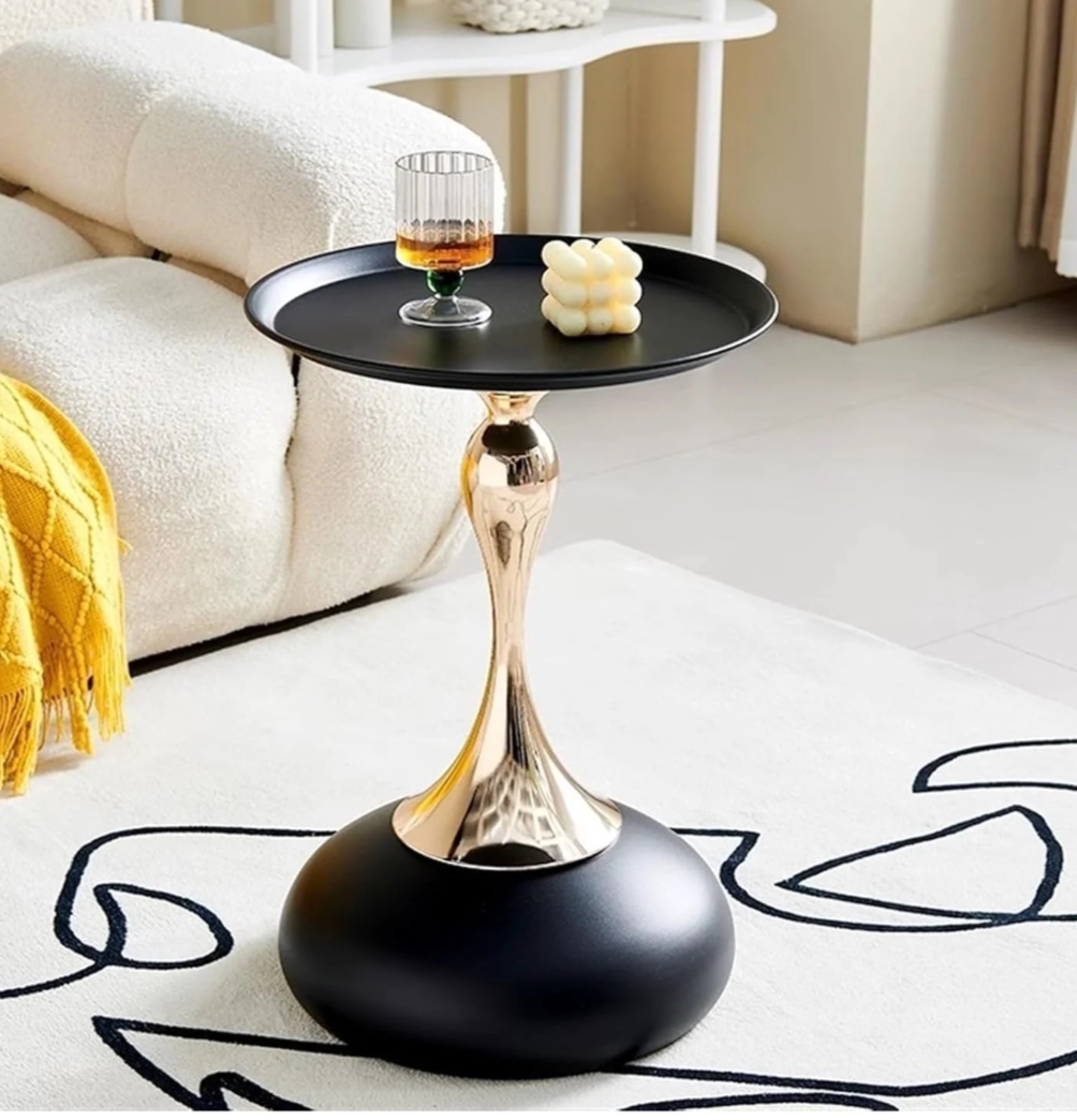Cazar golden round table